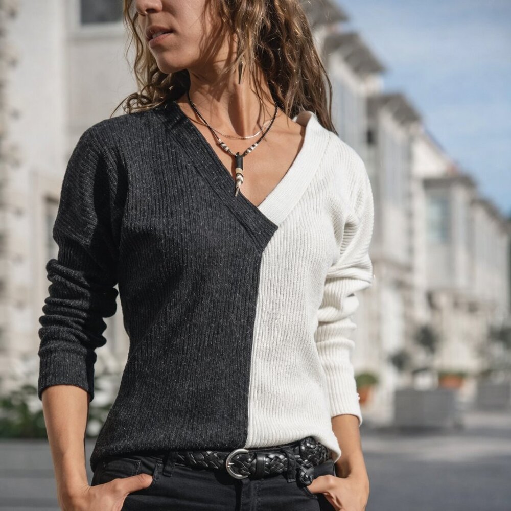 Black & White Color block V-Neck Sweater | European Chic Knit Top